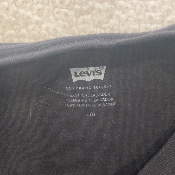 Levi’s Black and Red Tee - Picture 3 of 4
